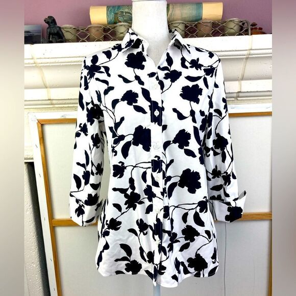 Chicos Dramatic No Iron chic stretch black roses white background shirt oversize - Picture 1 of 8